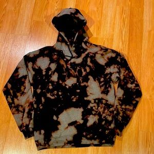 Hanes men’s tie-dye hoodie with front pocket super soft